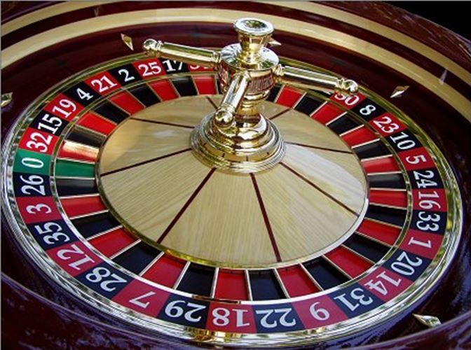 Plinko Casino کھلاڑیوں کے لیے لائیو کیسینو سیکشن